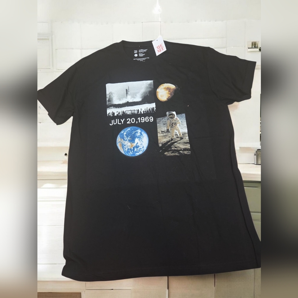 Metropolitan Museum of Art Apollo museum collage tee Adults Large